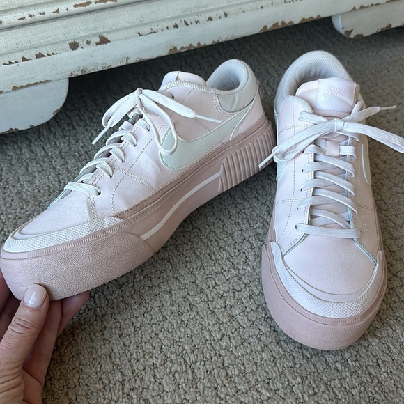 Nike women’s Court Legacy Lift shoe in light & dusty pink color way. Size 11 M - Picture 2 of 7